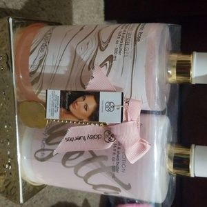 Daisy Fuentes Hand Wash /Lotion